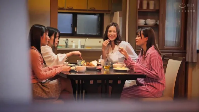 sex ran izumi,sex loli anime,sex chau au khong che Bố đi vắng, 4 cô con gái ở nhà bị những tên côn đồ để ý tới