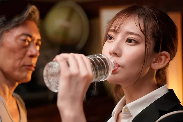 sex việt thủ dâm Cô giáo đến nhà để gặp phụ huynh cậu học trò nghỉ học và cái kết